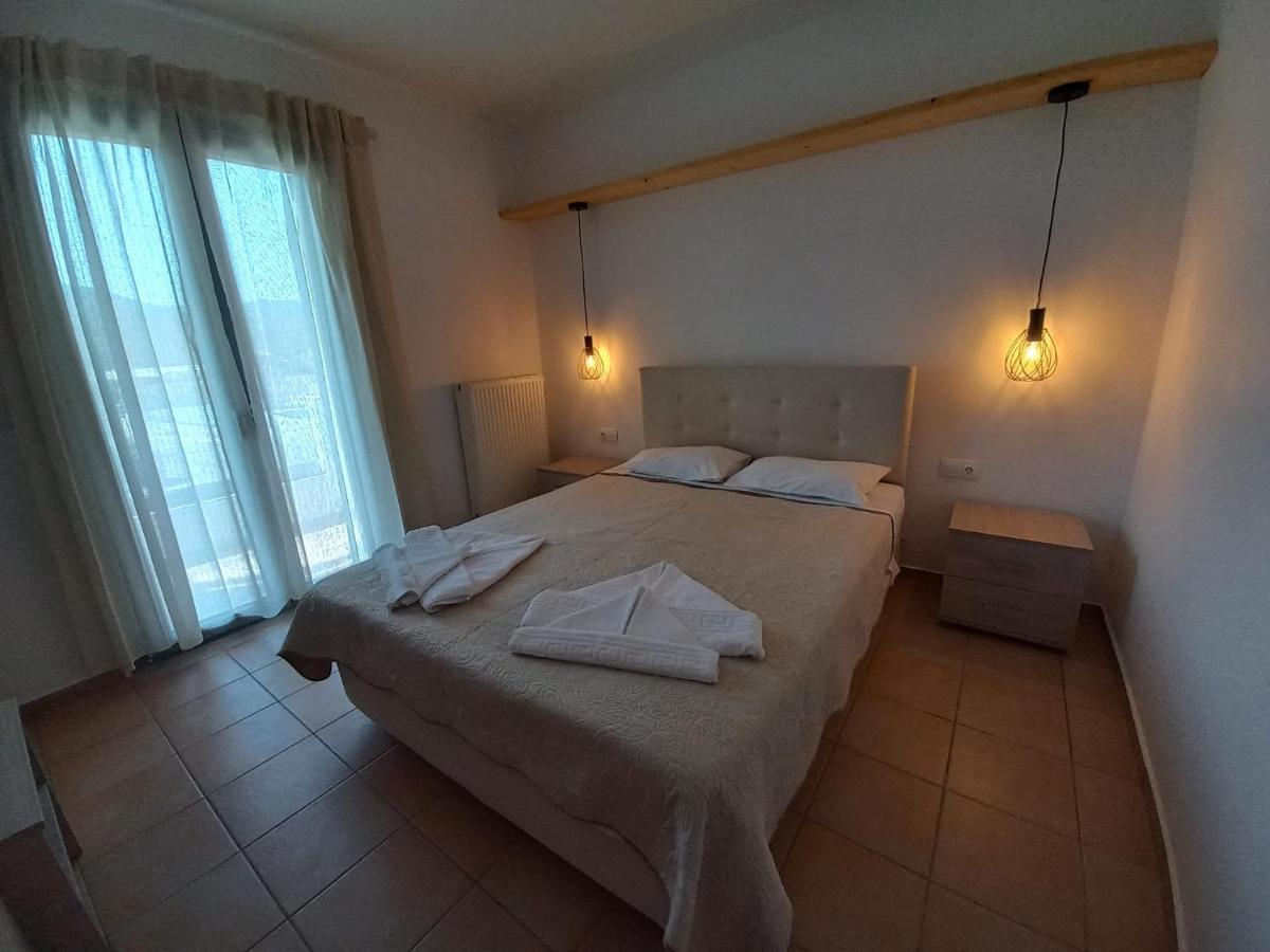 Achilli Apartments Skyros Bagian luar foto