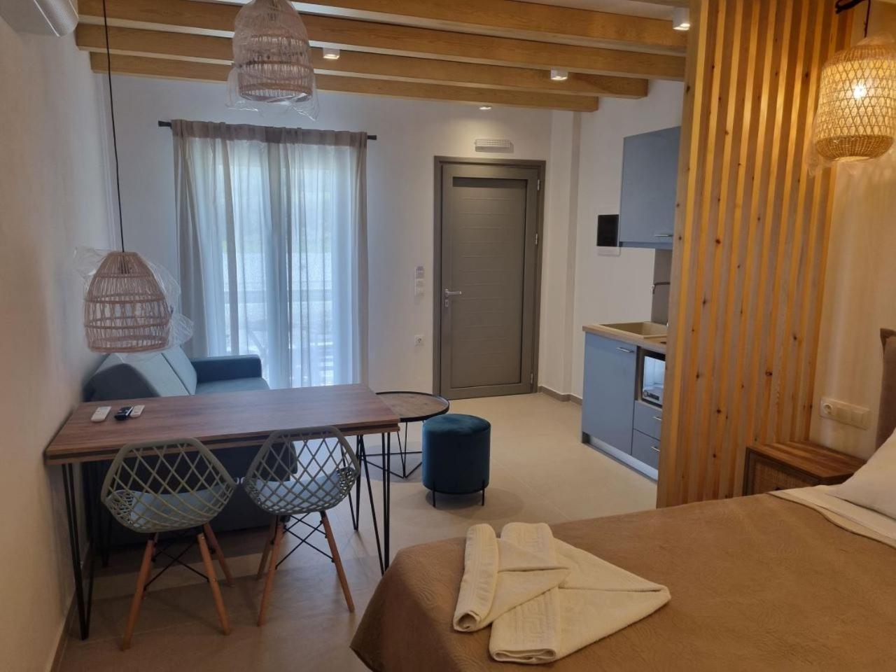 Achilli Apartments Skyros Bagian luar foto